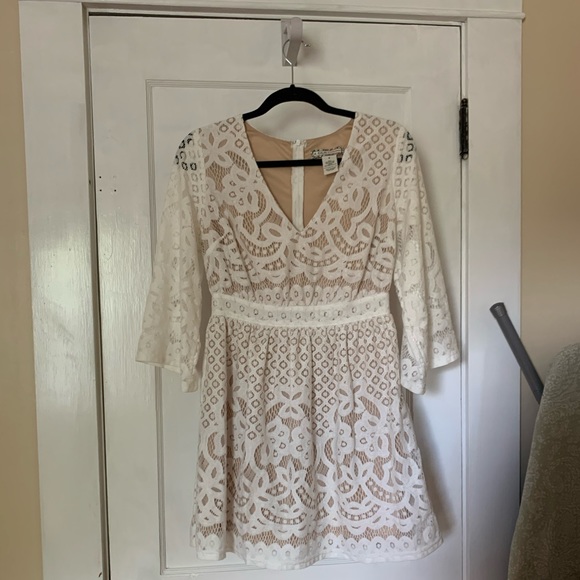 Vici- Can’t Help Falling in Love Lace Dress- White - Picture 6 of 6